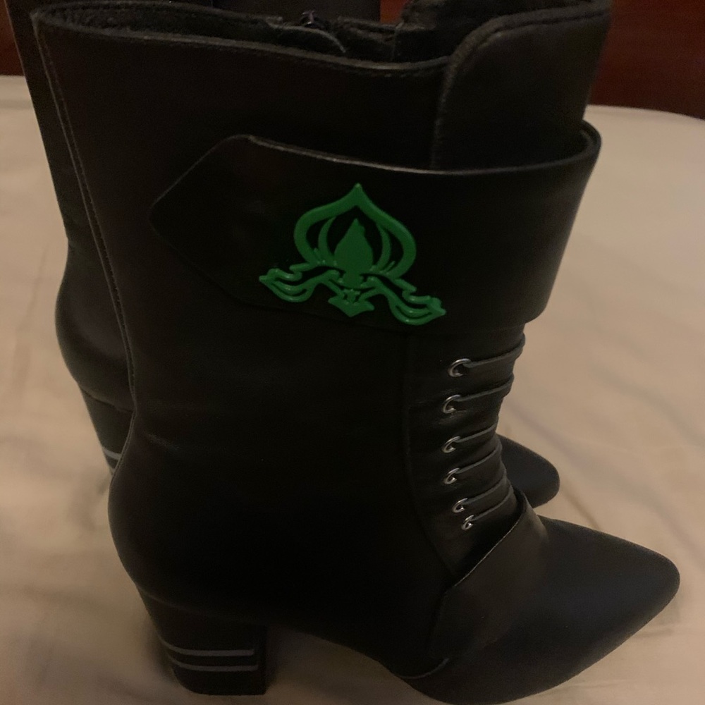 MichaelaV black booties